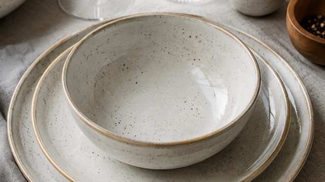 Exploring the World of Ceramic Tableware: Benefits and Trends