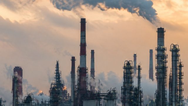 Long-Term Outlook: Moscow Oil Refinery Faces Production Challenges